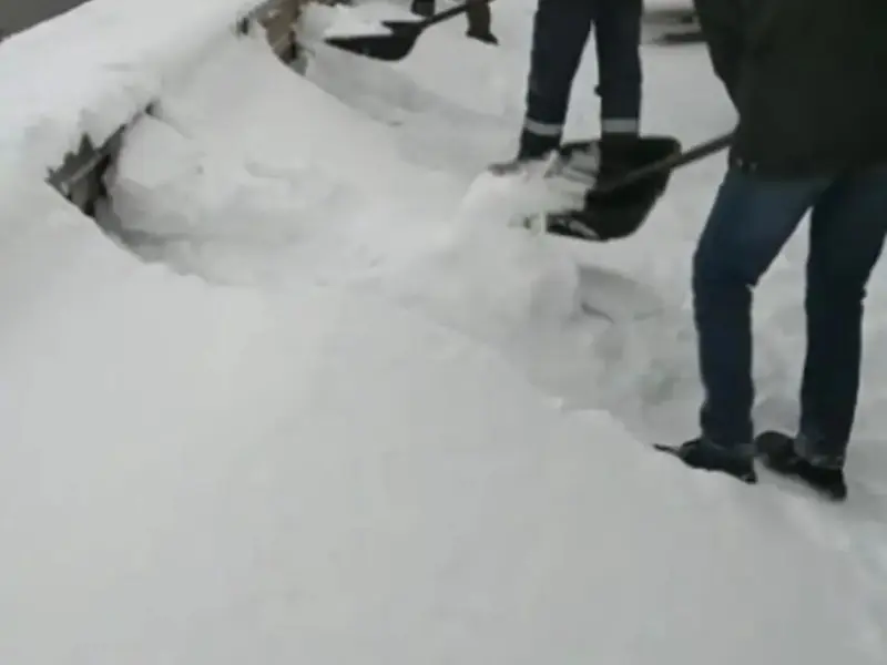 Уборка снега